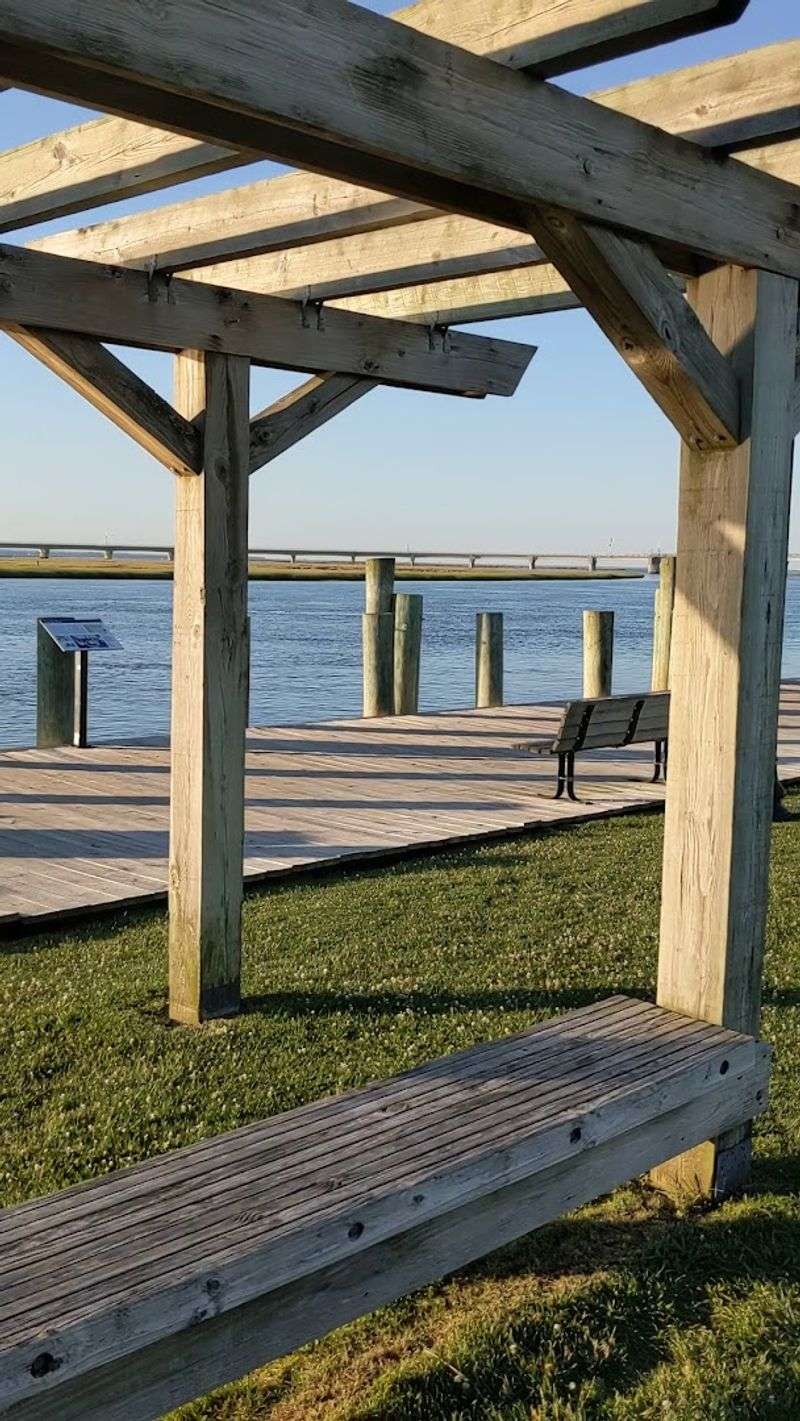 Robert N. Reed Waterfront Park Robert N. Reed Waterfront Park