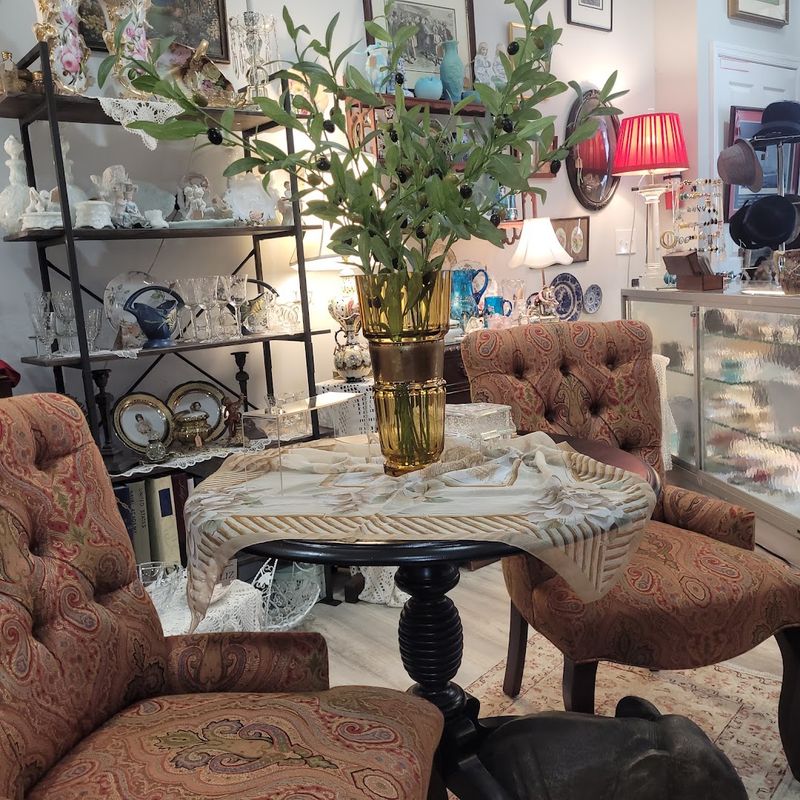 Roberta Bell Vintage Treasures Roberta Bell Vintage Treasures
