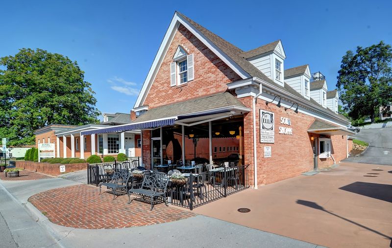 Savoring the Flavors of Abingdon's Food Scene Savoring the Flavors of Abingdon's Food Scene