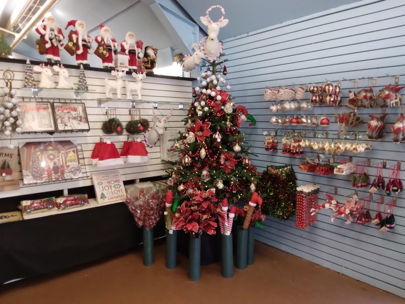 Seasonal Spectacles and Holiday Cheer Seasonal Spectacles and Holiday Cheer