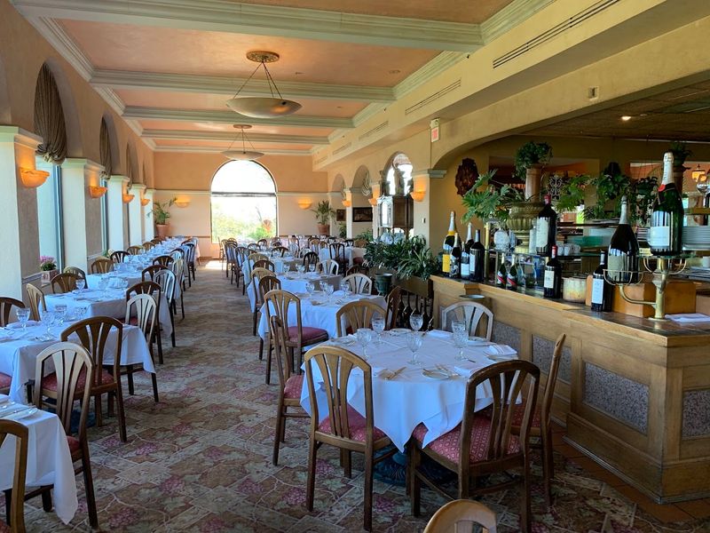 Service That Makes Every Guest Feel Like the Guest of Honor Service That Makes Every Guest Feel Like the Guest of Honor