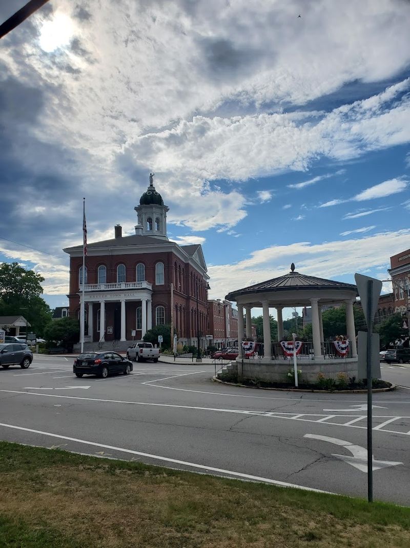 Shopping Downtown Without the Mall Guilt Shopping Downtown Without the Mall Guilt