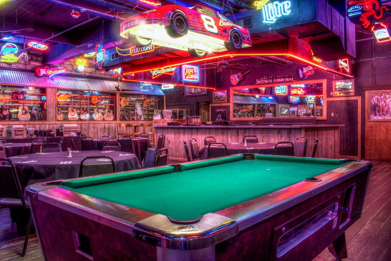 Shopping, Pool Tables, and Things to Do Between Sets