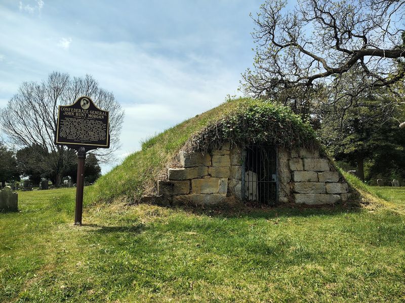 Sinking Spring Cemetery and the Overmountain Victory Trail: Where Revolution Began Sinking Spring Cemetery and the Overmountain Victory Trail: Where Revolution Began