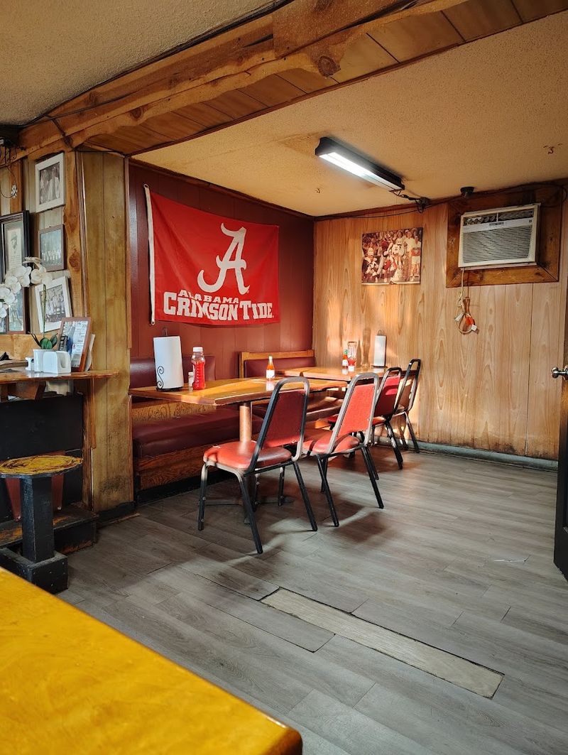 Skip The Fancy Decor And Enjoy The Real Atmosphere Skip The Fancy Decor And Enjoy The Real Atmosphere