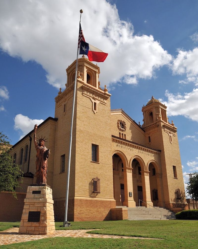Small Town Warmth and the Everyday Charm of Big Spring