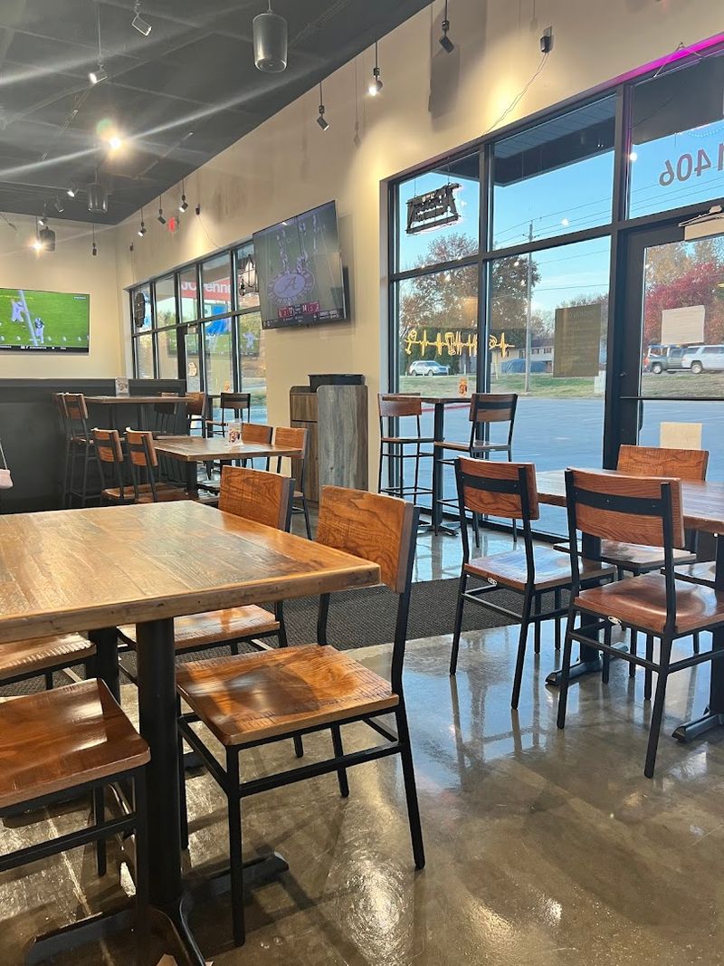 Smokin Oak Brings Wood-Fired Intensity to Missouri River Country