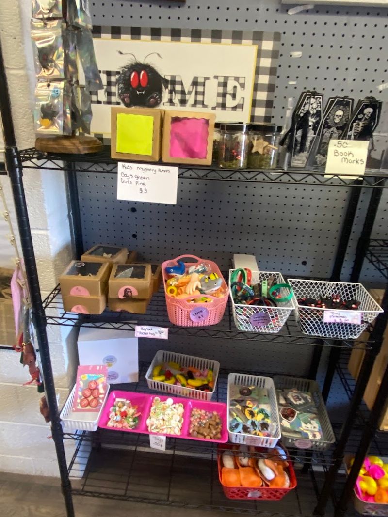 Souvenirs Worth Browsing