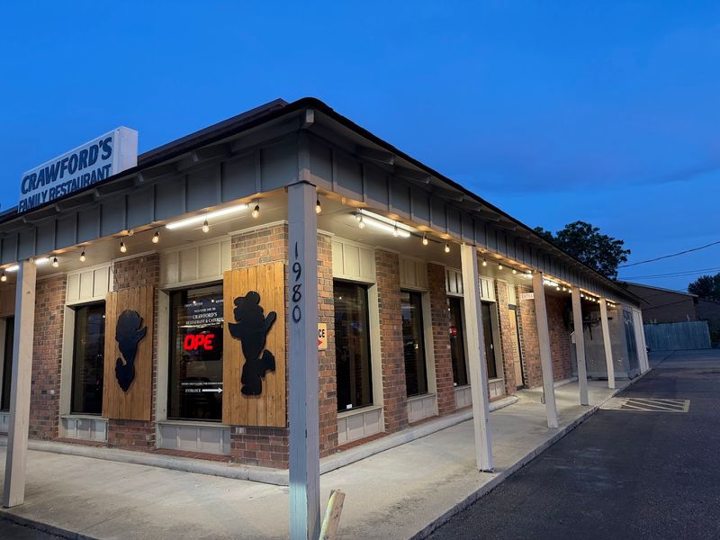 Stepping into Southern Comfort, The Atmosphere at Crawford's Stepping into Southern Comfort, The Atmosphere at Crawford's