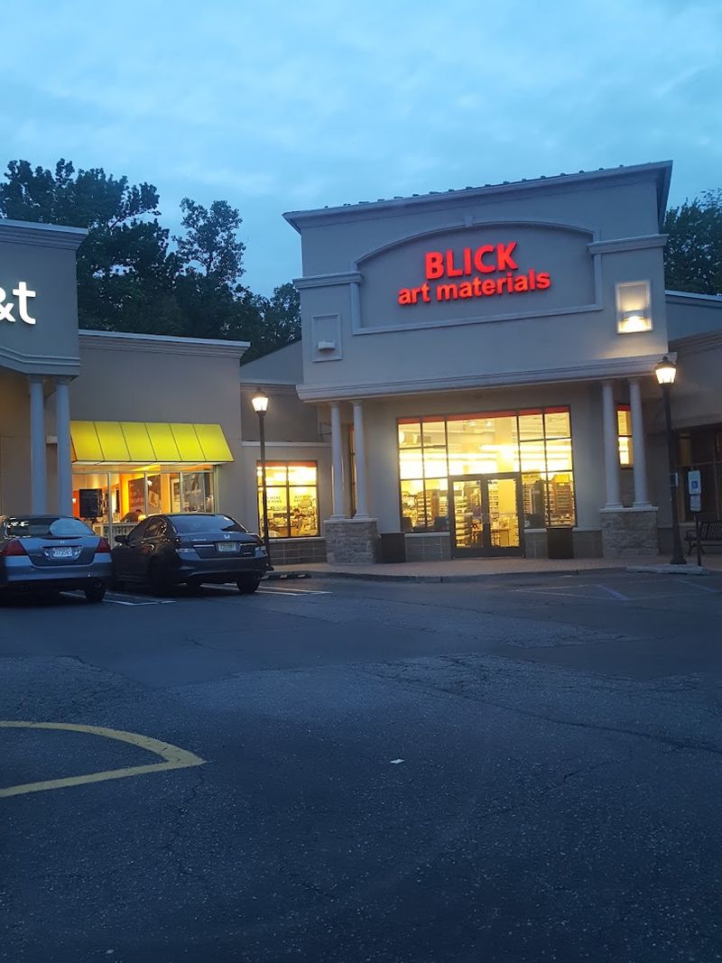 Store Hours and Location Make It Easy to Plan a Visit