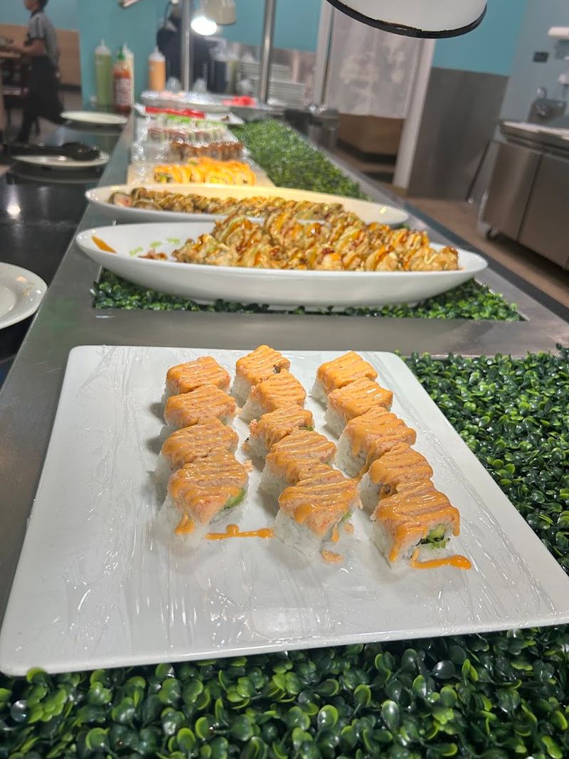 Sushi That Earns Its Spot at the Center of Attention Sushi That Earns Its Spot at the Center of Attention