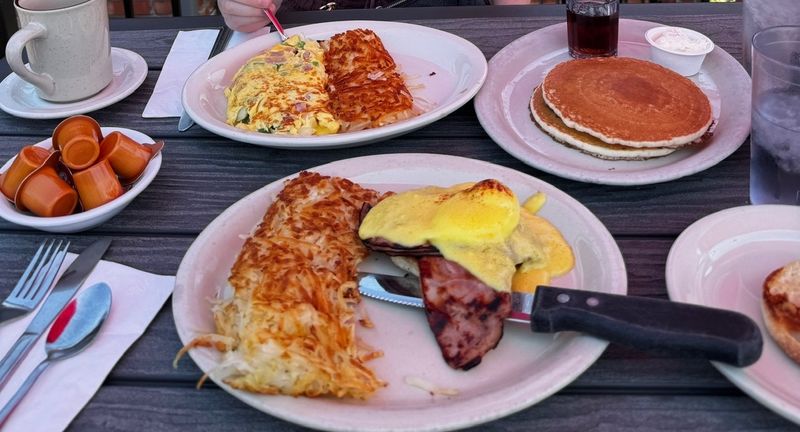 Sybil's Omelettes, Salem Sybil's Omelettes, Salem