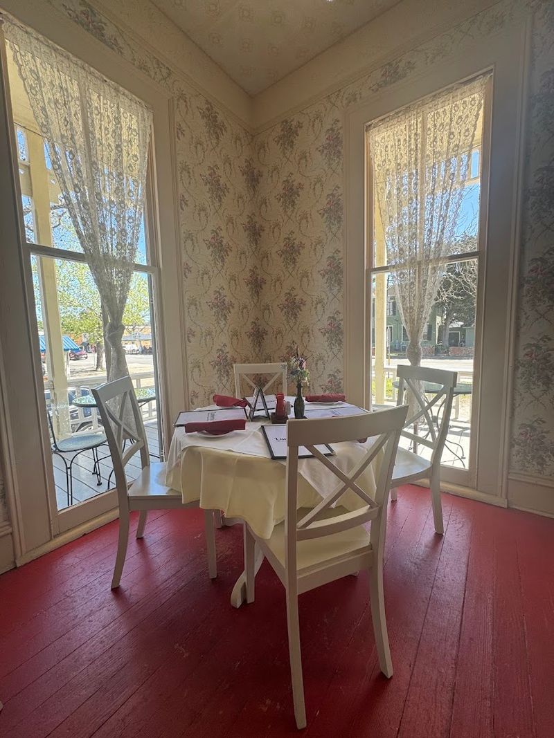 The Atmosphere That Makes Every Meal Feel Like An Occasion