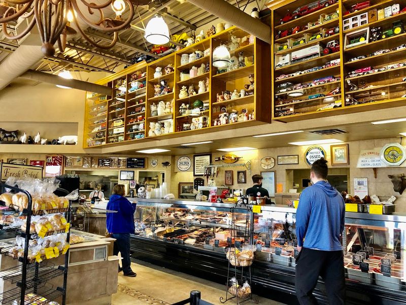 The Atmosphere and Decor That Make Shopping Feel Special