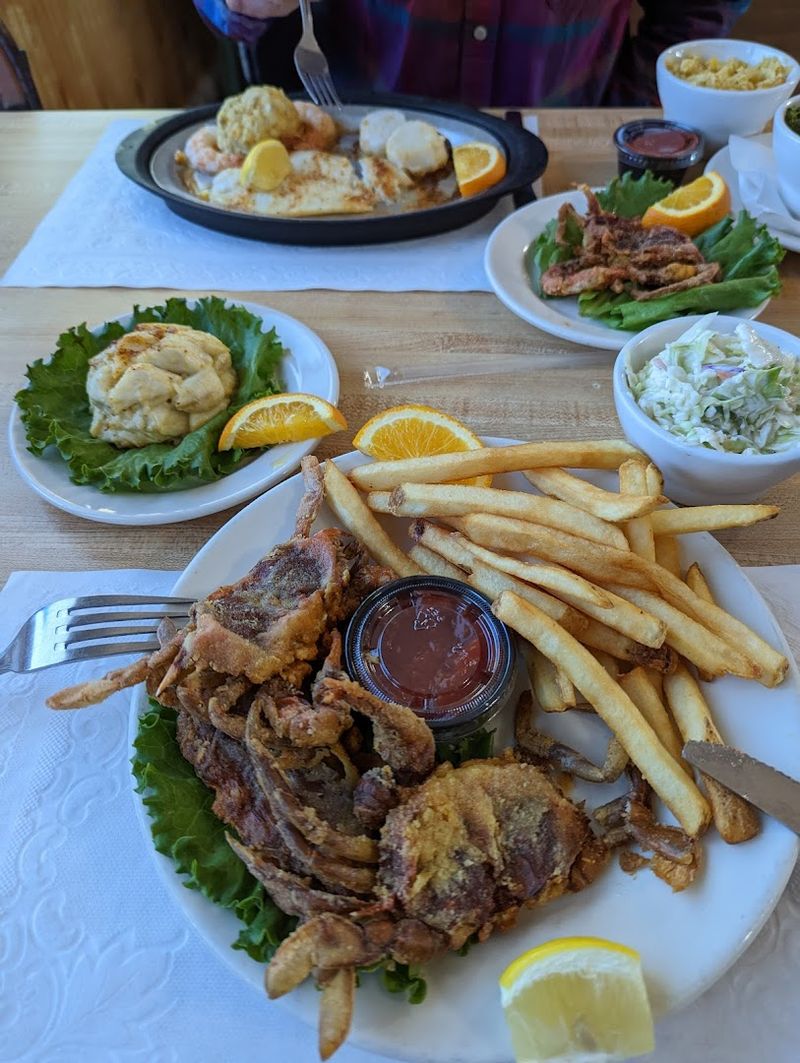 The Bay's Pristine Bounty on Every Plate The Bay's Pristine Bounty on Every Plate
