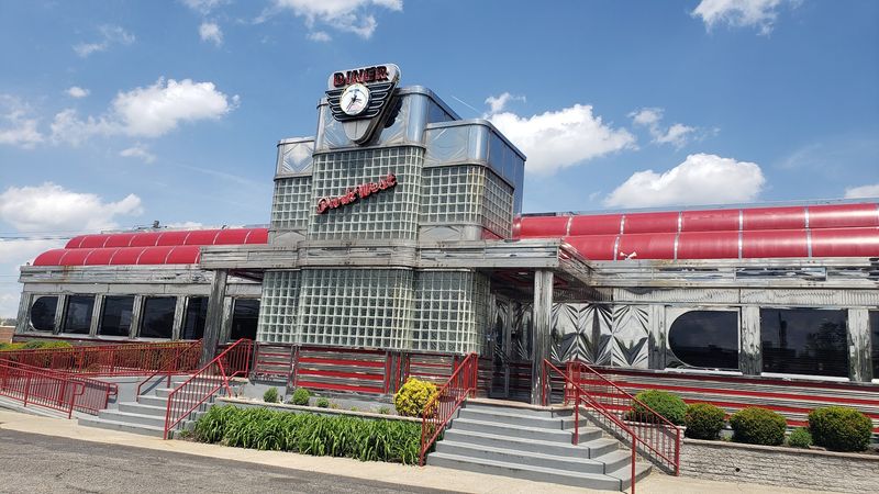The Chrome Exterior and Retro Atmosphere
