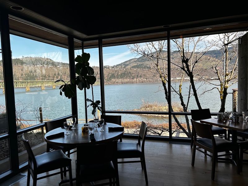The Columbia River Gorge As Your Dinner Backdrop The Columbia River Gorge As Your Dinner Backdrop