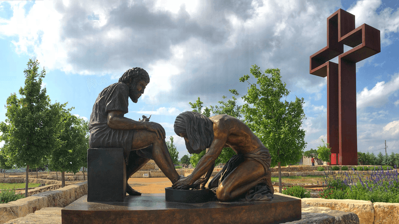 The Coming King Sculpture Prayer Gardens, Hilltop Views and Quiet Reflection The Coming King Sculpture Prayer Gardens, Hilltop Views and Quiet Reflection