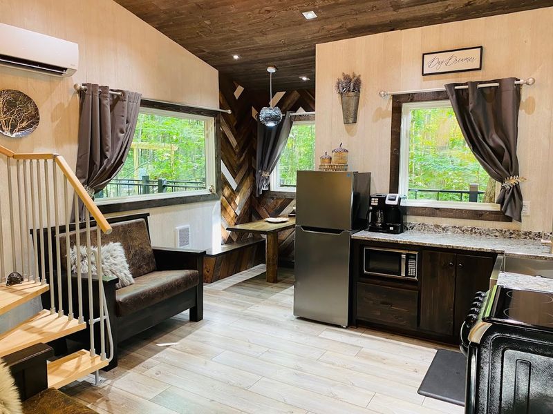 The Cozy Spruce, Designed for Two and Built by Treehouse Masters