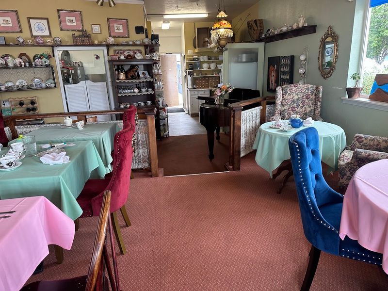 The Decor and Atmosphere Inside Lovejoy's