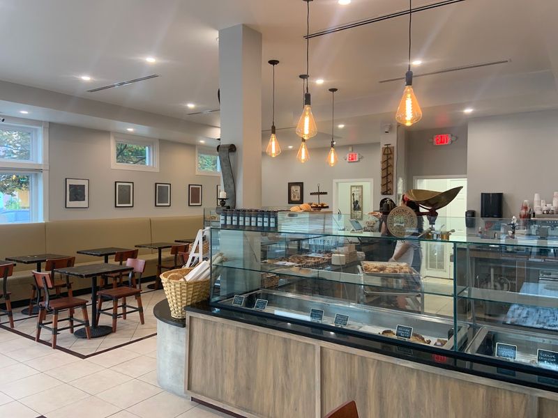 The Del Ray Neighborhood Adds Its Own Magic The Del Ray Neighborhood Adds Its Own Magic