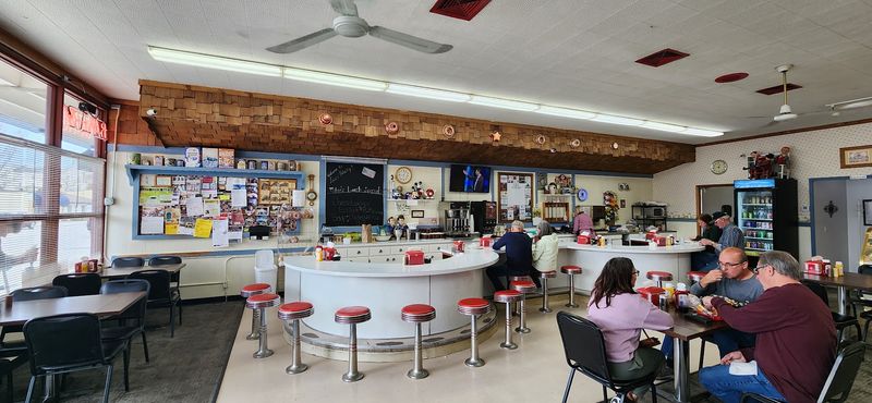 The Diner Side, Coffee and a Casual Lunch