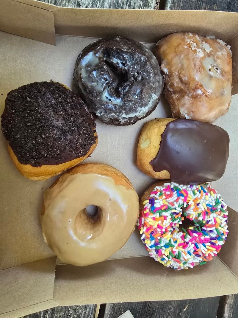 The Doughnuts That Stop Traffic on Route 15