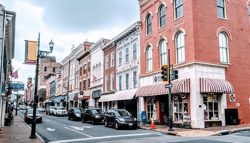 The Downtown Historic District: A Street That Forgot to Age