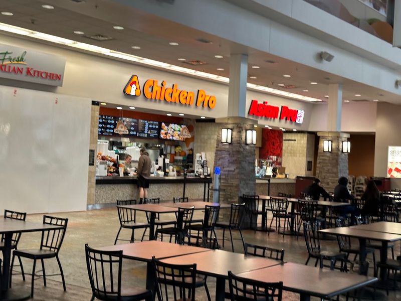The Food Court Pit Stop That Keeps the Energy Going