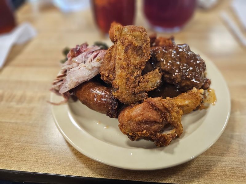The Fried Chicken That Earns Its Own Fan Club