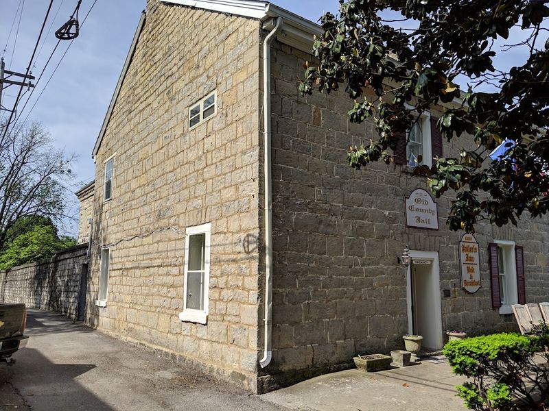The Full Jailer's Inn Experience: Tours, Breakfast, and Ghost Hunting
