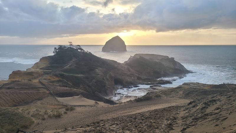 The Golden Sandstone Cliffs That Make Cape Kiwanda Iconic The Golden Sandstone Cliffs That Make Cape Kiwanda Iconic