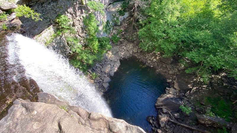 The Hike Down Into the Gorge