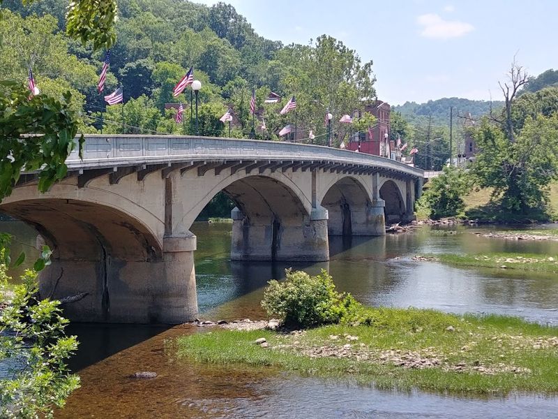 The Historic Memorial Bridge Connects Two Counties