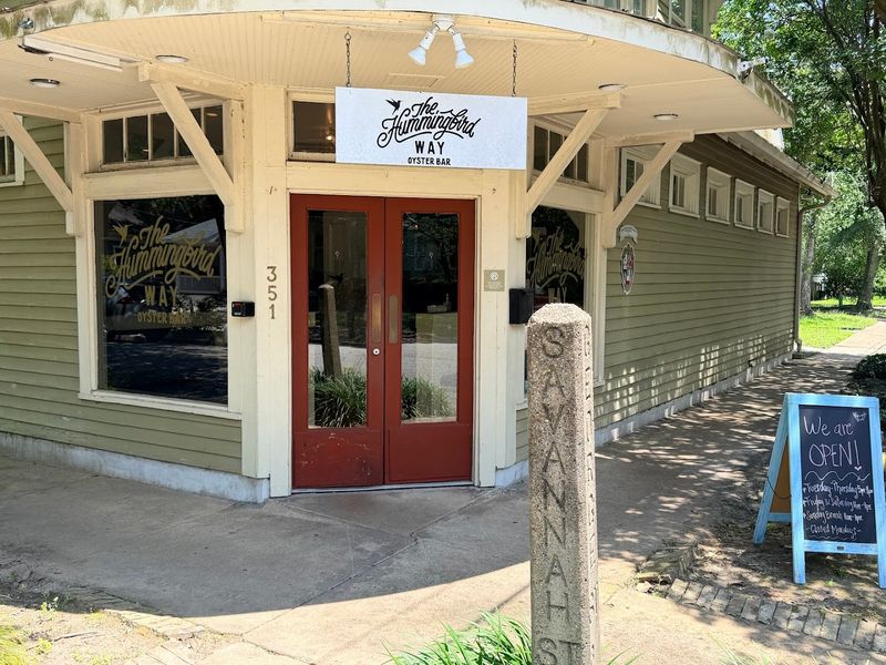 The Hummingbird Way Oyster Bar (Mobile, AL)