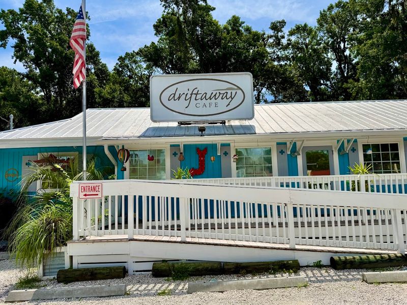 The Location That Makes It a Perfect Savannah Day Trip Stop