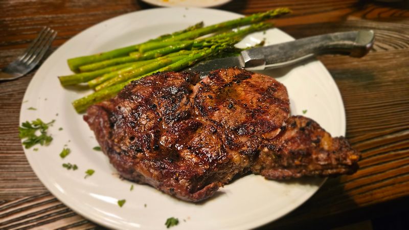 The Main Event: Steaks That Live Up to Their Reputation The Main Event: Steaks That Live Up to Their Reputation