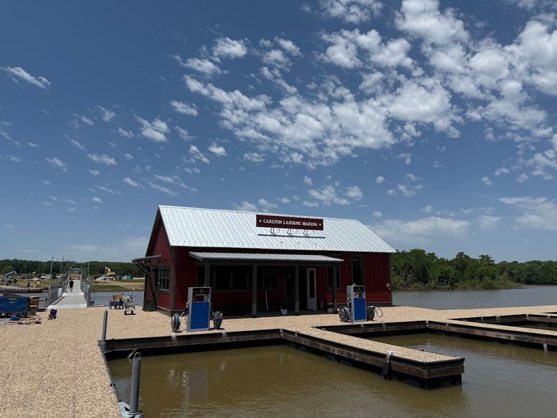 The Marina Makes Lake Time Easy The Marina Makes Lake Time Easy