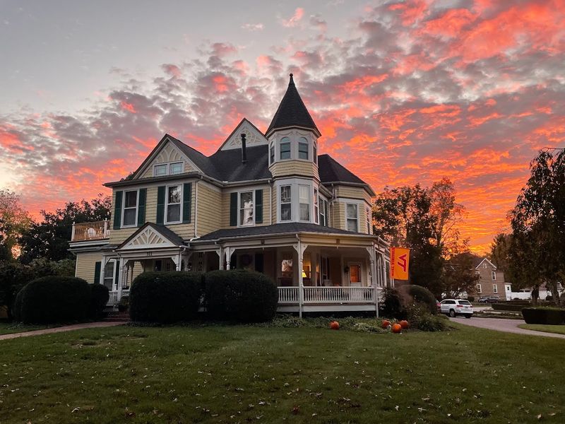 The Oaks Victorian Inn (Christiansburg) The Oaks Victorian Inn (Christiansburg)