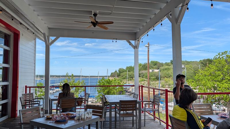 The Open-Air Atmosphere That Keeps You Lingering The Open-Air Atmosphere That Keeps You Lingering