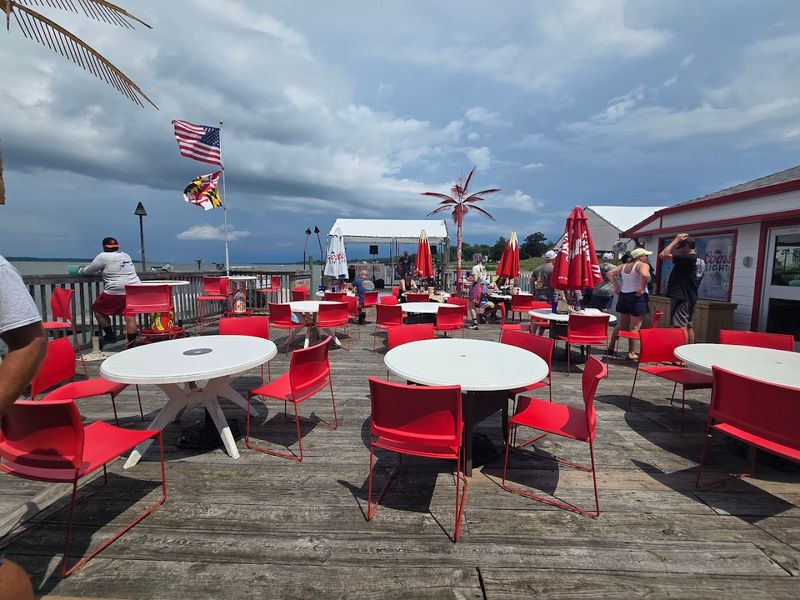 The Outdoor Deck Experience You Will Talk About for Weeks
