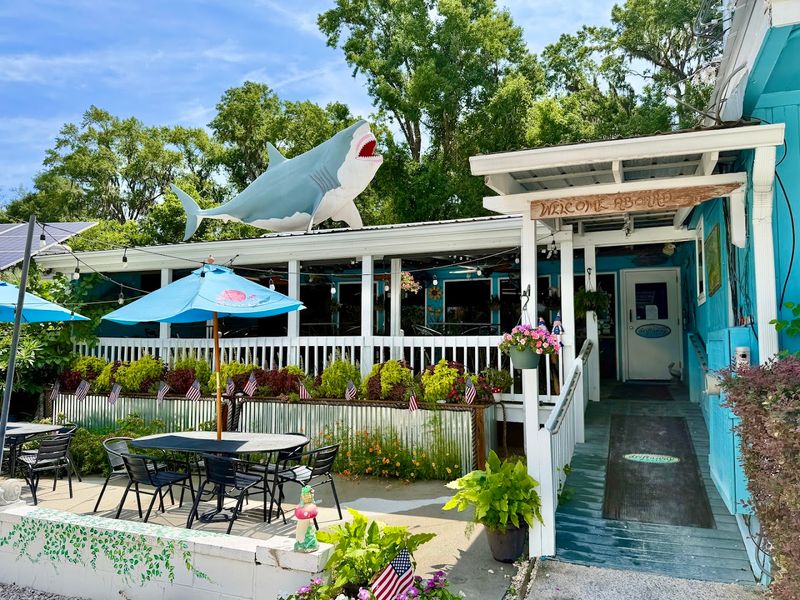 The Outdoor Spaces That Make You Want to Linger