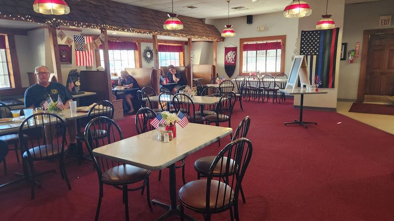 The Pizza Shoppe in Bixby Has a Cracker Snap Worth Driving For