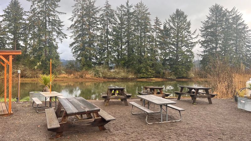 The Riverside Setting That Makes Every Bite Better