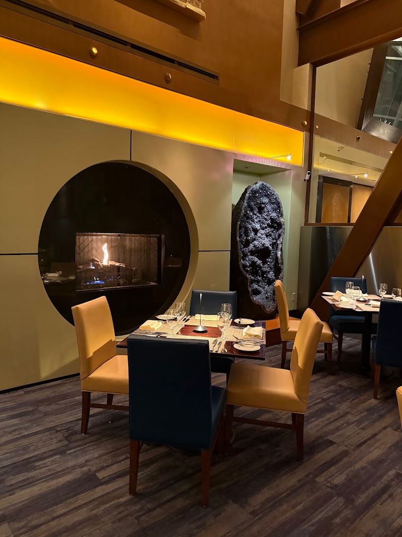 The Romantic Atmosphere That Earned National Recognition