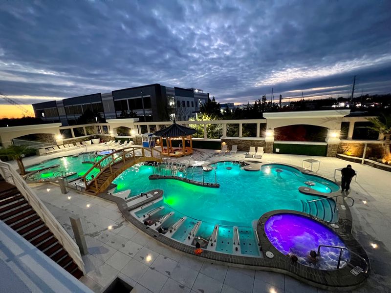 The Rooftop Outdoor Bade Pool That Changes Everything