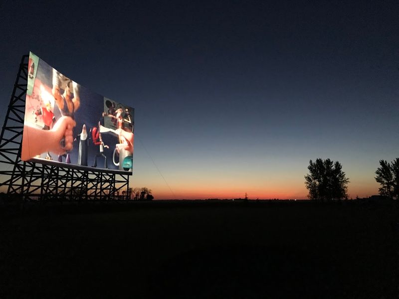 The Screen That Commands the Open Sky
