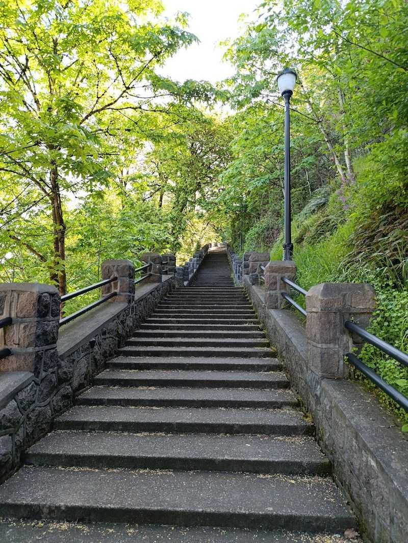 The Stone Stairway as an Alternative Route The Stone Stairway as an Alternative Route