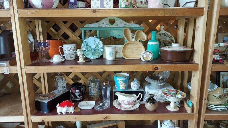 The Treasure Hunt Atmosphere That Keeps Shoppers Coming Back
