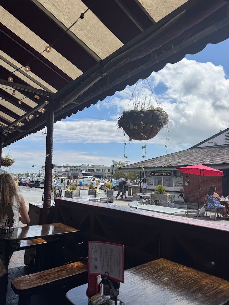 The Waterfront Setting That Makes Every Meal Feel Special